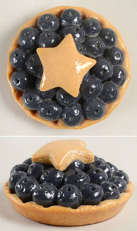 Woven Traditions Classic Blue Resin Miniature Pie