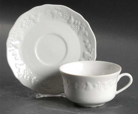 Vouvray Flat Cup & Saucer Set