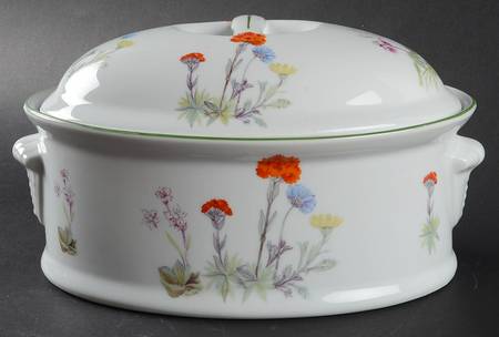 Wild Flower 1.75 Quart Oval Covered Casserole