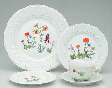 Wild Flower 40 Piece Estate Set