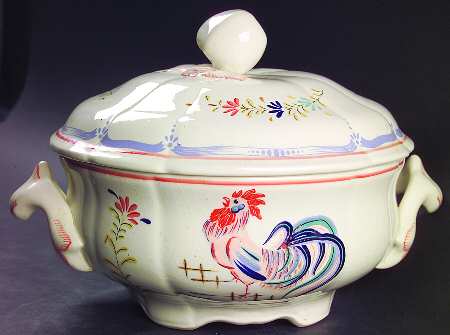Chanticleer Round Covered Vegetable