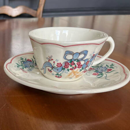 Cheveuse Flat Cup & Saucer Set