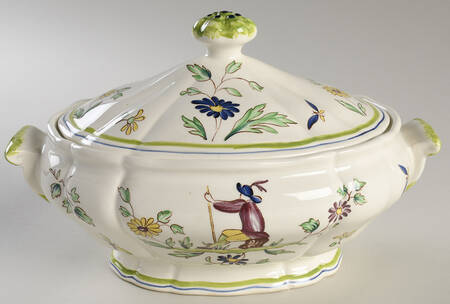 Moustiers Oval Covered Vegetable