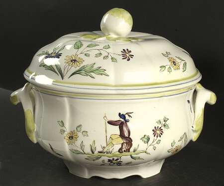Moustiers Tureen &  Lid