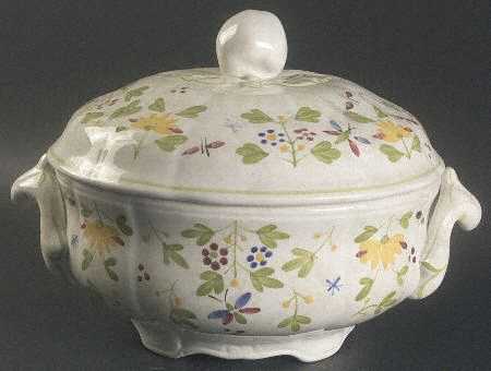 St. Tropez Round Covered Vegetable
