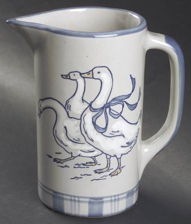 Gaggle of Geese 32 Oz Pitcher