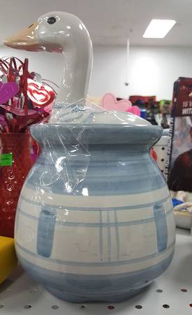 Gaggle of Geese Medium Figural Canister & Lid
