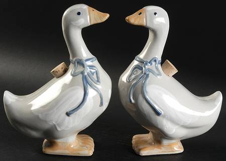 Gaggle of Geese Vinegar and Oil Set with Stoppers