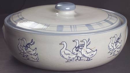 Gaggle of Geese 4 Quart Round Covered Casserole