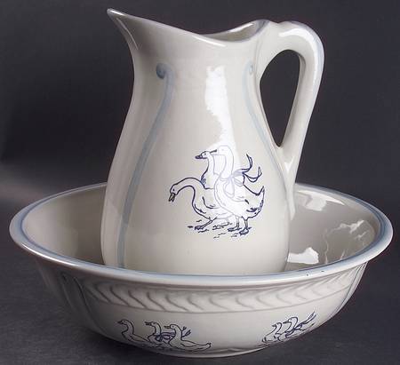 Gaggle of Geese (160 Oz) Wash Bowl and Pitcher Set