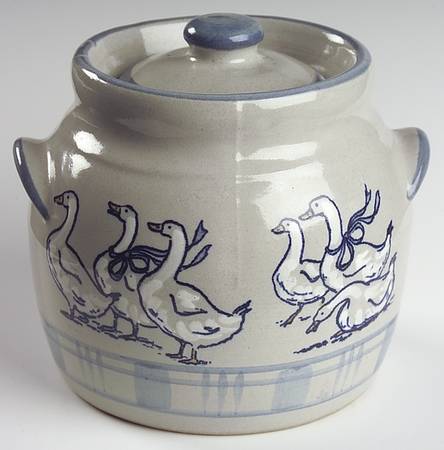 Gaggle of Geese Small Bean Pot & Lid