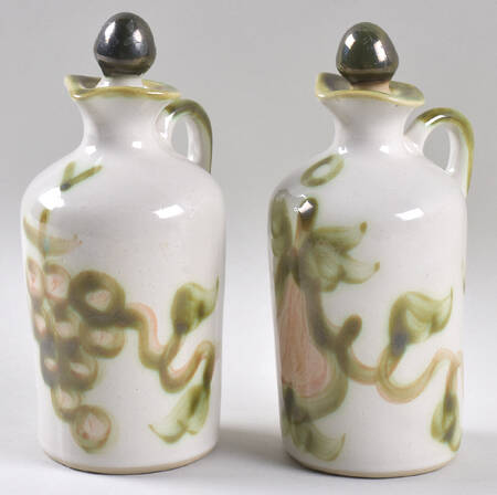 Pear Vinegar and Oil Set W/Stoppers