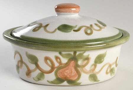 Pear 1.5 Quart Oval Covered Casserole