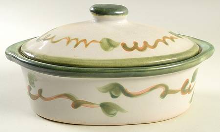 Pear 3 Quart Oval Covered Casserole