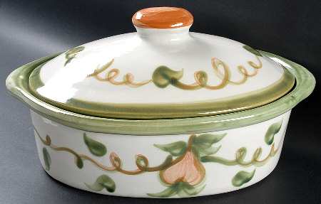 Pear 3 Quart Oval Covered Casserole