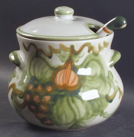 Pear 4.5 Quart Stew Pot with Ladle