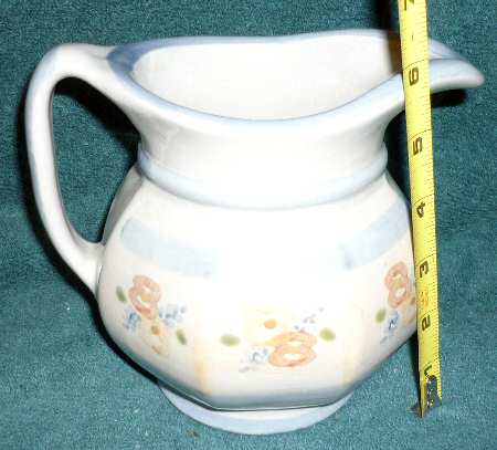 Primrose Pitcher