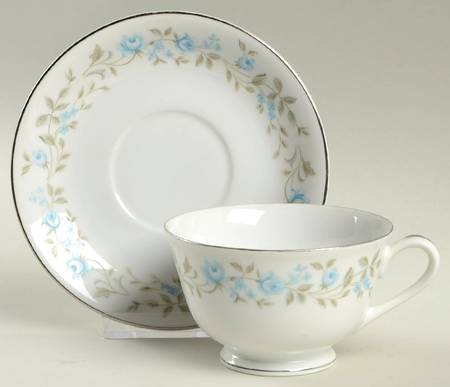 Caroline Footed Cup & Saucer Set