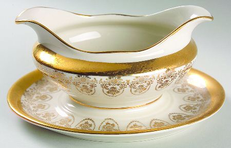 LP1 Gravy Boat with Attached Underplate