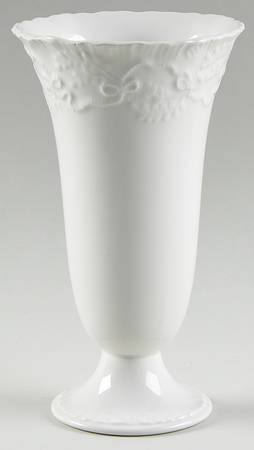 Claire 8" Vase
