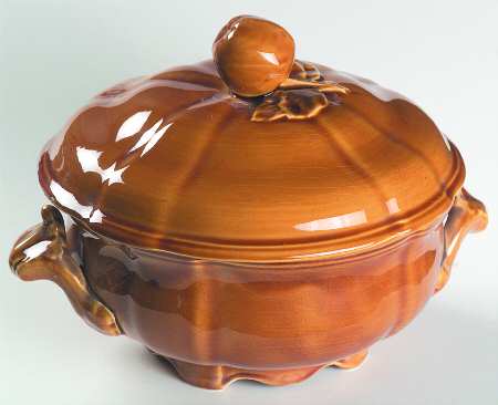Louis XV Honey Round Covered Vegetable
