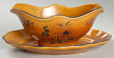 Veronique Gravy Boat with Attached Underplate