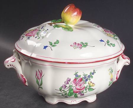 Old Strasbourg (Off White Background) Round Covered Vegetable