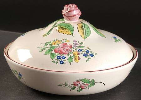 Old Strasbourg (Off White Background) Round Covered Vegetable