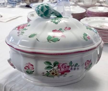 Old Strasbourg (Off White Background) Oval Covered Vegetable