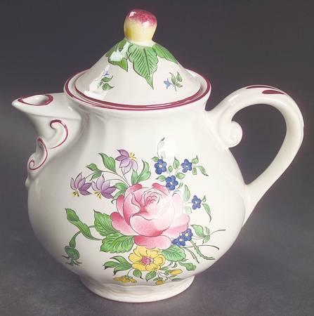Old Strasbourg (Off White Background) Teapot & Lid