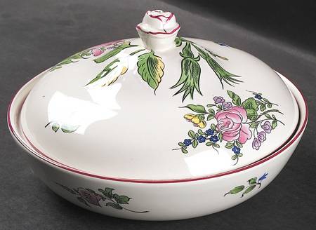 Old Strasbourg (Off White Background) Round Covered Vegetable