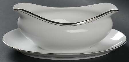 Inspiration Gravy Boat with Attached Underplate