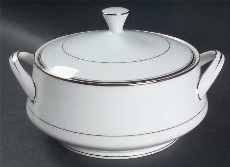 Serenity Round Covered Vegetable