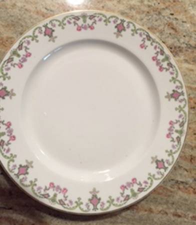 LAT18 Dinner Plate