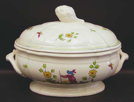 Moustiers Oval Tureen & Lid