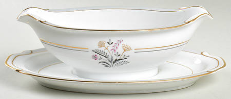 Queen Anne's Lace Gravy Boat with Attached Underplate