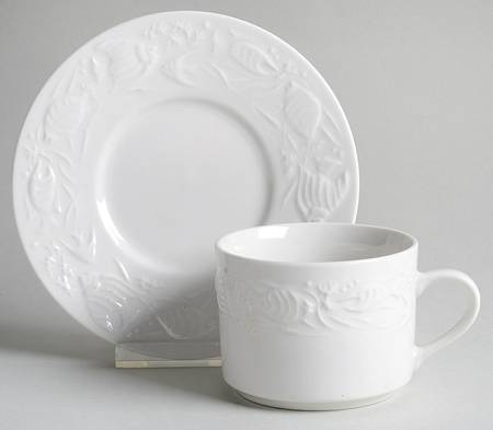 Ariel Flat Cup & Saucer Set