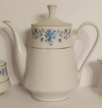 Helen Coffee Pot & Lid
