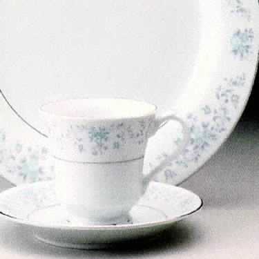 Helen Footed Cup & Saucer Set