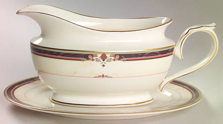 Highland Crossing Gravy Boat & Underplate