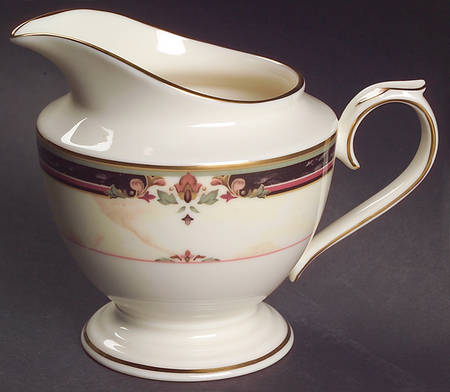 Highland Crossing Creamer