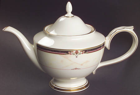 Highland Crossing Teapot & Lid