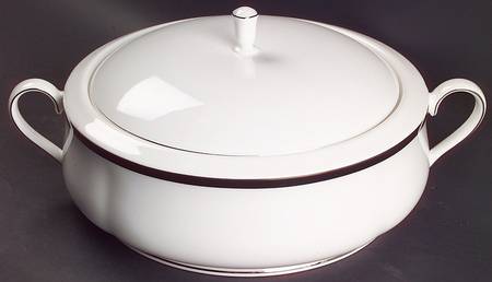 Leigh Round Covered Vegetable