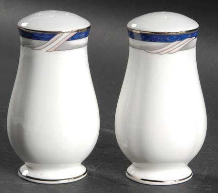 Caitlin Salt & Pepper Set