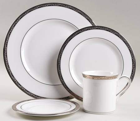 Landmark Platinum 4 Piece Place Setting by Lenox