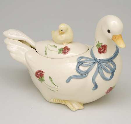 Poppies Barnyard Tureen & Lid w/Ladle