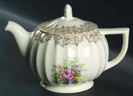LIA17 Teapot & Lid