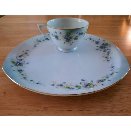 LEF26 Snack Plate & Cup Set