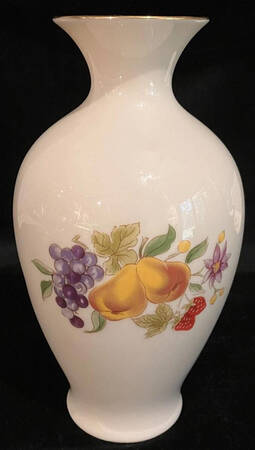 L21 7" Vase