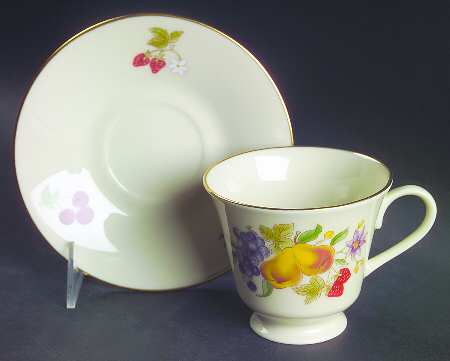 L21 Footed Cup & Saucer Set